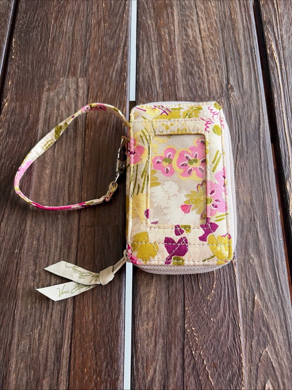 Vera Bradley Quilted Floral Zip Around Wristlet Wallet Cardholder ID Window